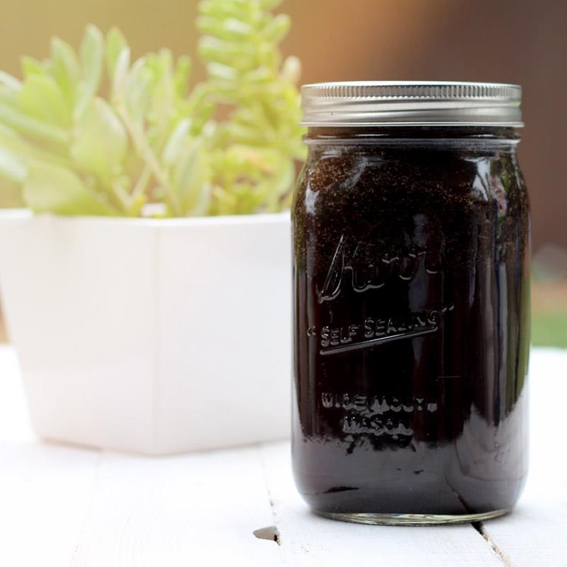 How To Make Cold Brew Coffee In A Mason Jar - Tastes Lovely